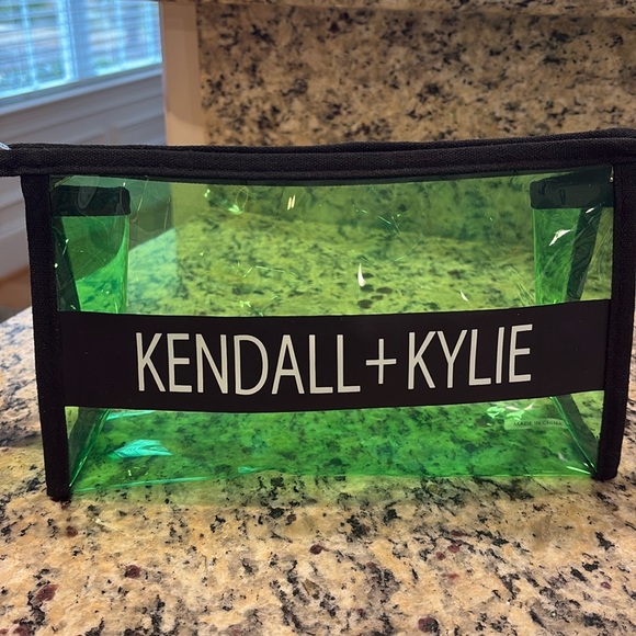 Kendall + Kylie green transparent makeup bag new cosmetic clutch NWOT make up - Picture 1 of 12